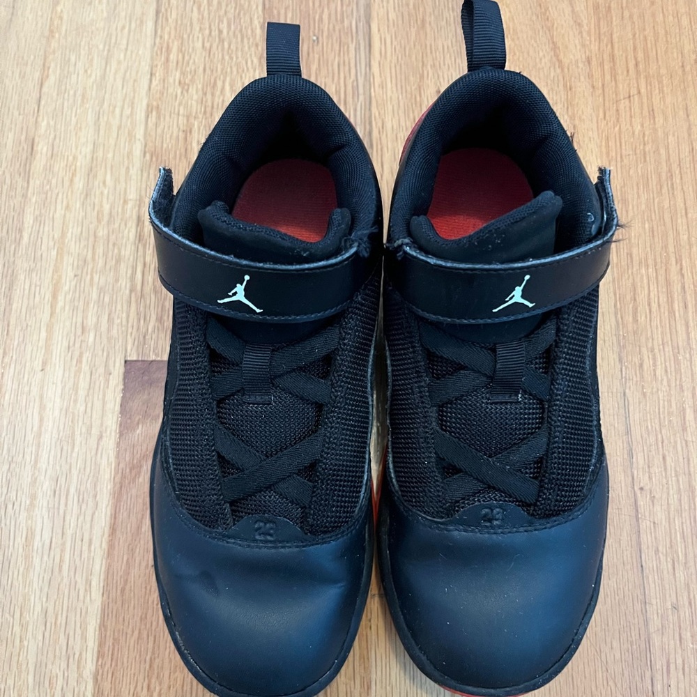 Jordan Kids Black and Red Sneakers - Used - Size 2Y